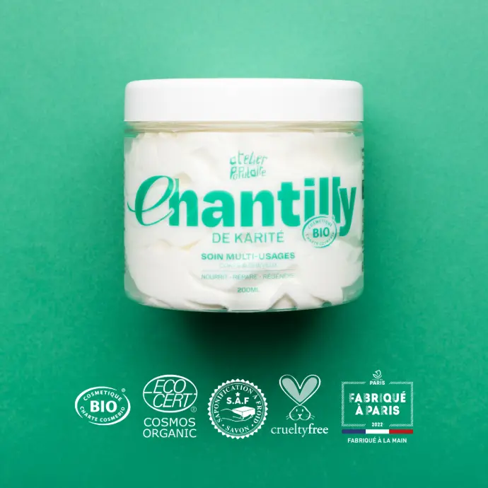 Chantilly de karité neutre, pot sur fond vert